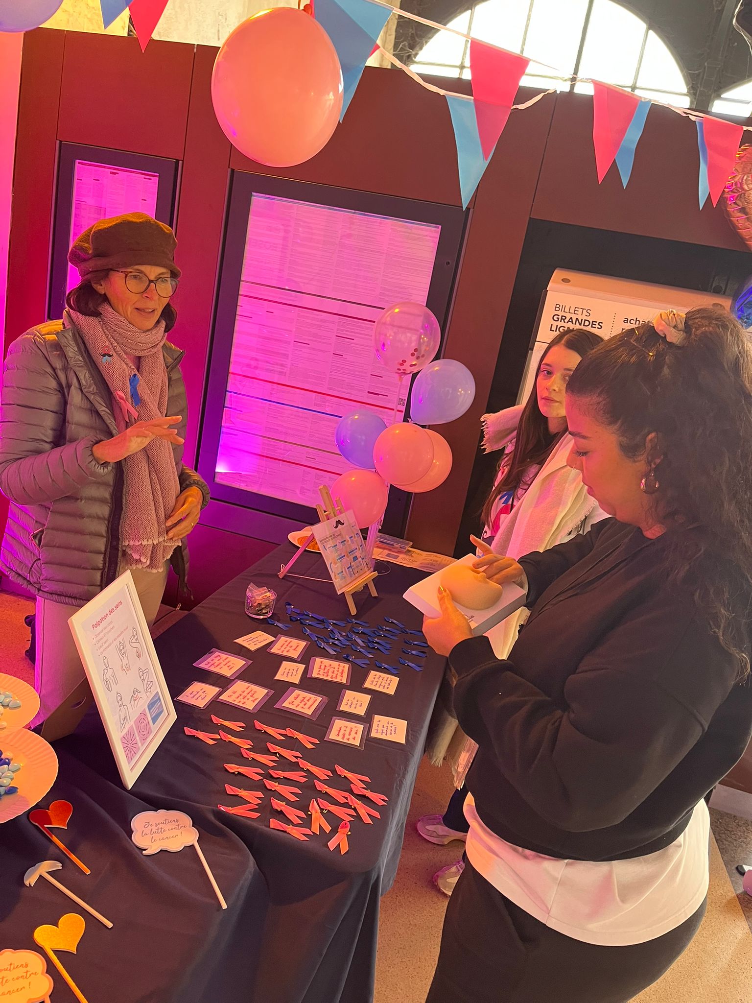 Intervenante au stand
